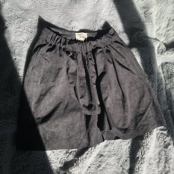 SOLD - Aritzia Wilfred Free Grey Suede Skirt - Picture 5 of 6
